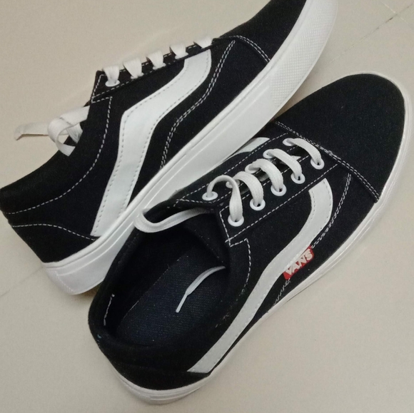 Shoes - Picture 4 of 5